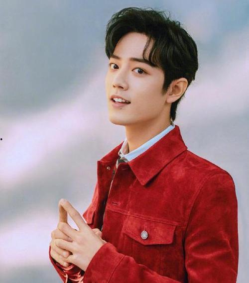 肖战爆料唐艺昕视频播放,引发网友热议